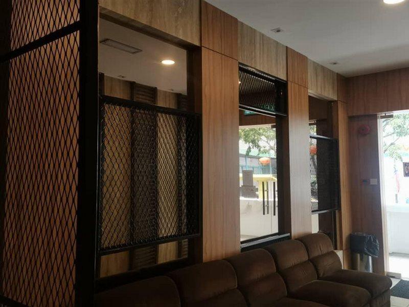 Hotel Holiday קוטה קינבלו מראה חיצוני תמונה