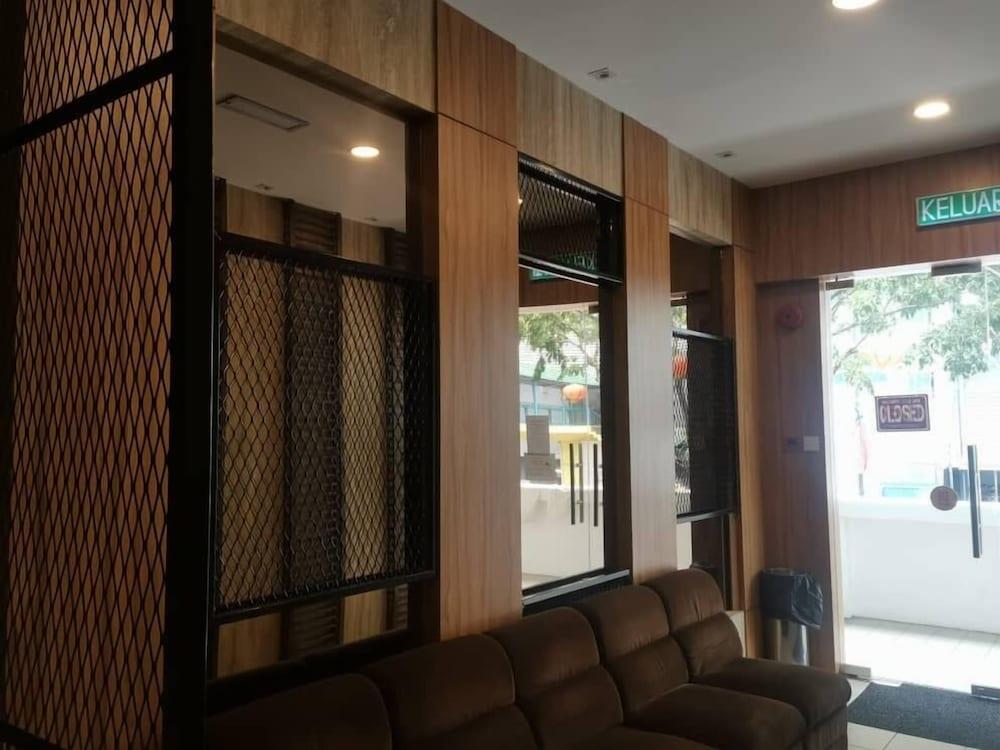Hotel Holiday קוטה קינבלו מראה חיצוני תמונה