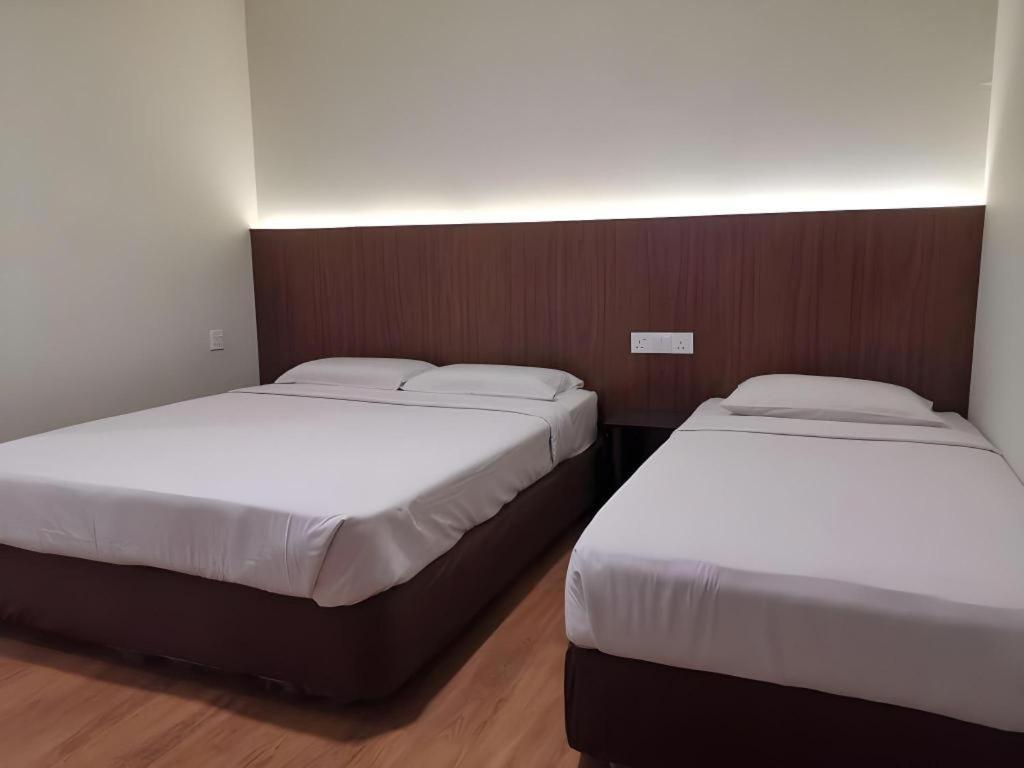 Hotel Holiday קוטה קינבלו מראה חיצוני תמונה