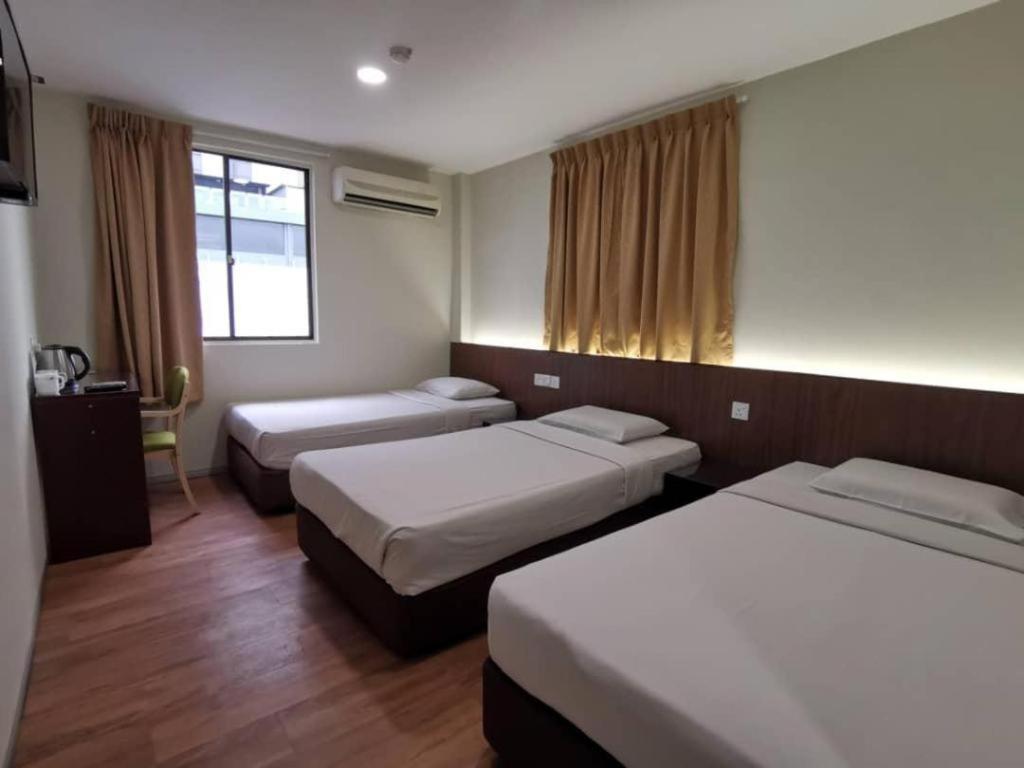 Hotel Holiday קוטה קינבלו מראה חיצוני תמונה