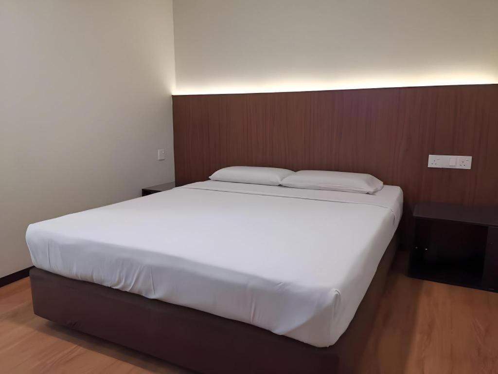 Hotel Holiday קוטה קינבלו מראה חיצוני תמונה