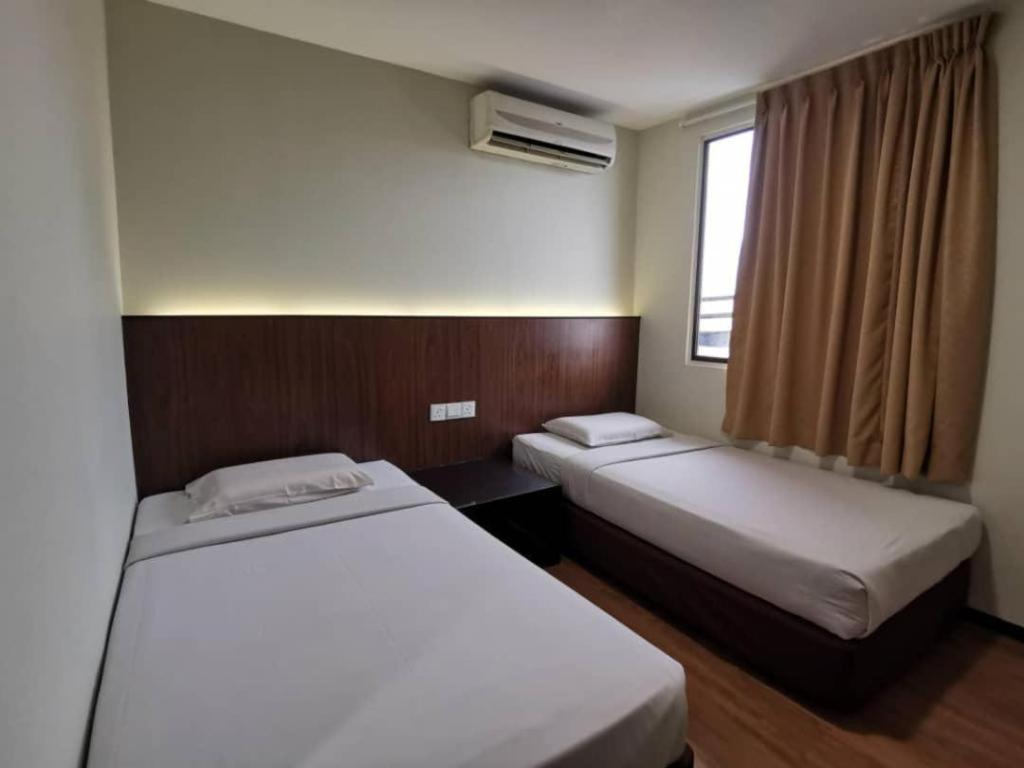 Hotel Holiday קוטה קינבלו מראה חיצוני תמונה