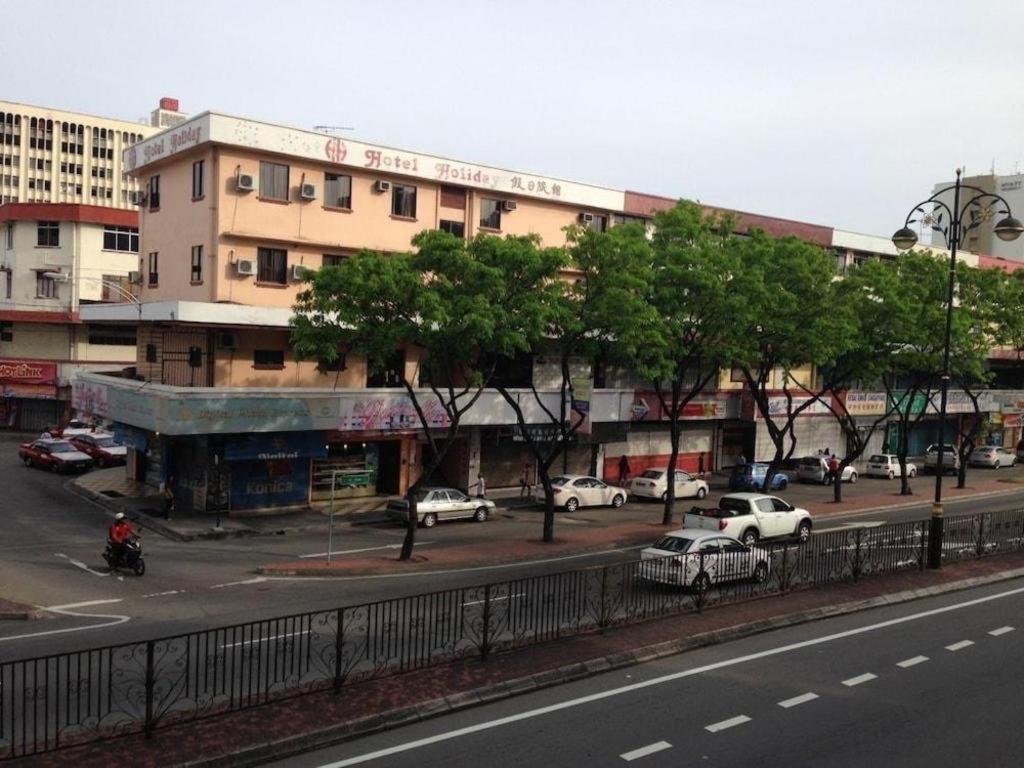 Hotel Holiday קוטה קינבלו מראה חיצוני תמונה
