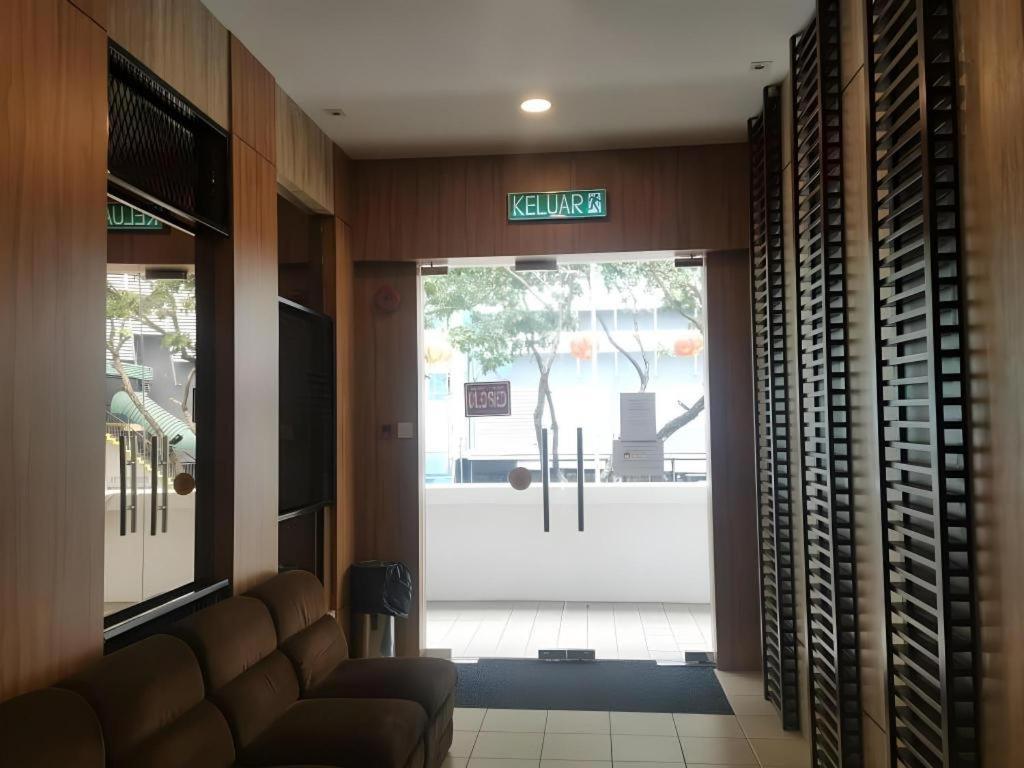 Hotel Holiday קוטה קינבלו מראה חיצוני תמונה