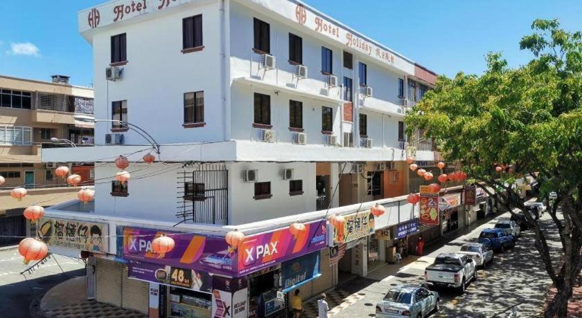 Hotel Holiday קוטה קינבלו מראה חיצוני תמונה