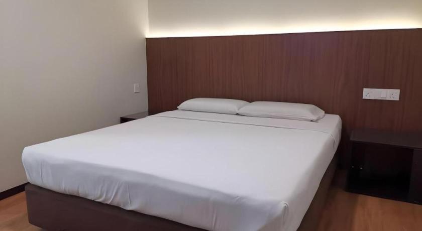 Hotel Holiday קוטה קינבלו מראה חיצוני תמונה