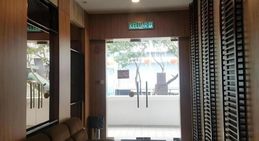 Hotel Holiday קוטה קינבלו מראה חיצוני תמונה