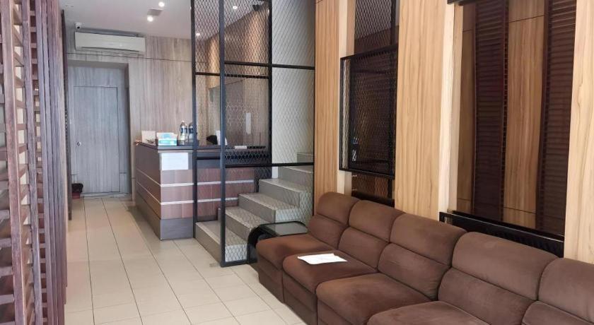 Hotel Holiday קוטה קינבלו מראה חיצוני תמונה